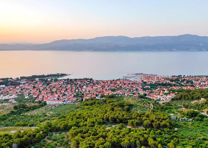 Apartment With Parking Space Supetar, Brac - 20219 *